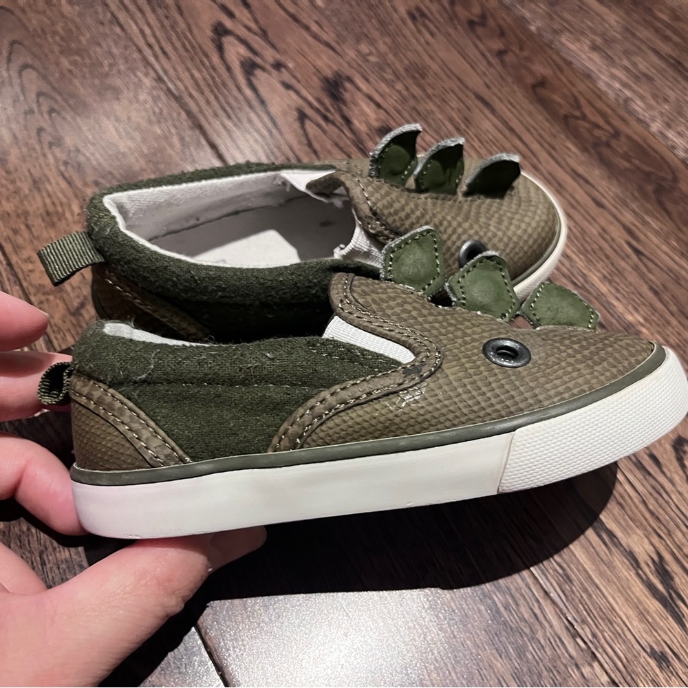 4/$20 🦖🦕BABY GAP Dino shoes for toddler size 7